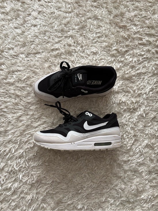 Nike Shoes - Nike Air Max Black White Ultra Moire Sneakers Women’s 6
